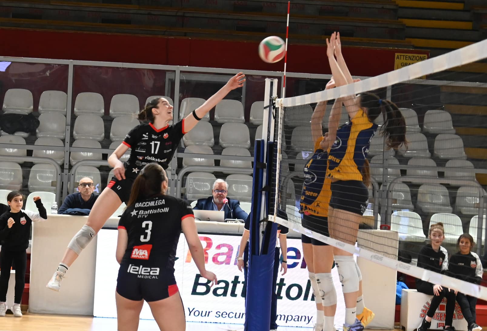 TONELLO , VICENZA 280326 PALASPORT
FIPAV CAMPIONATO SERIE B
VICENZA VOLLEY vs ARENA VOLLEY